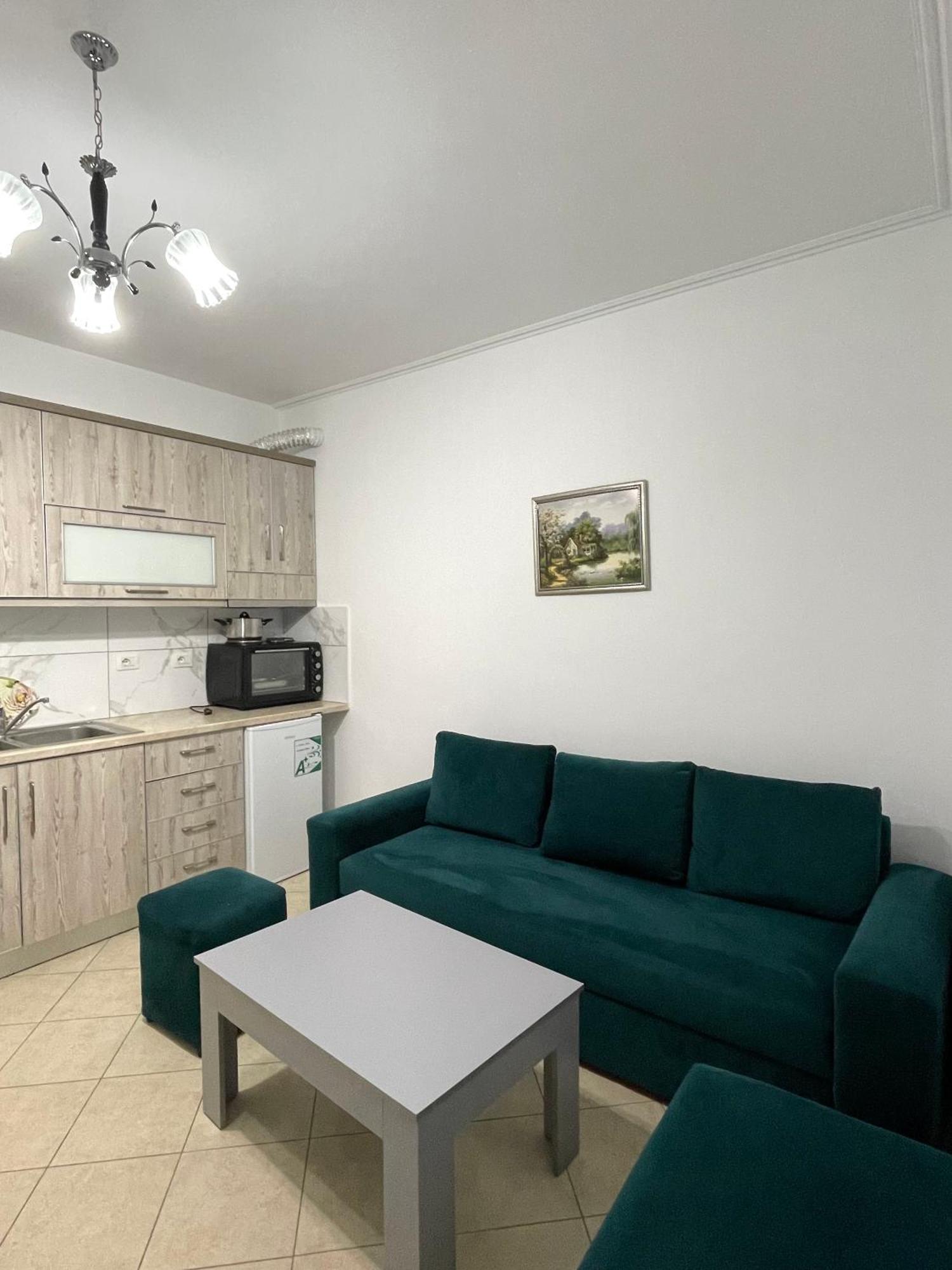Apartments Monika Sarande Bagian luar foto