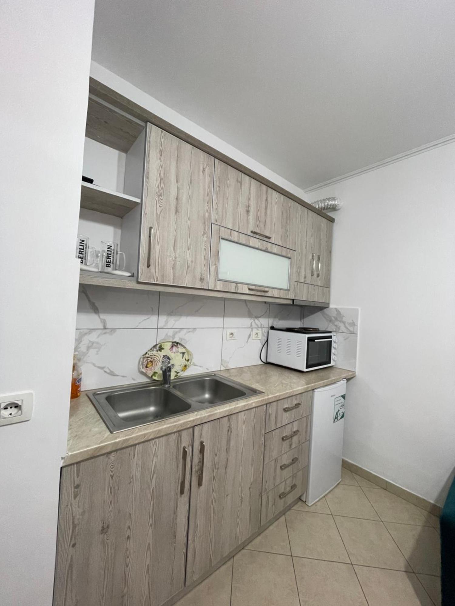 Apartments Monika Sarande Bagian luar foto