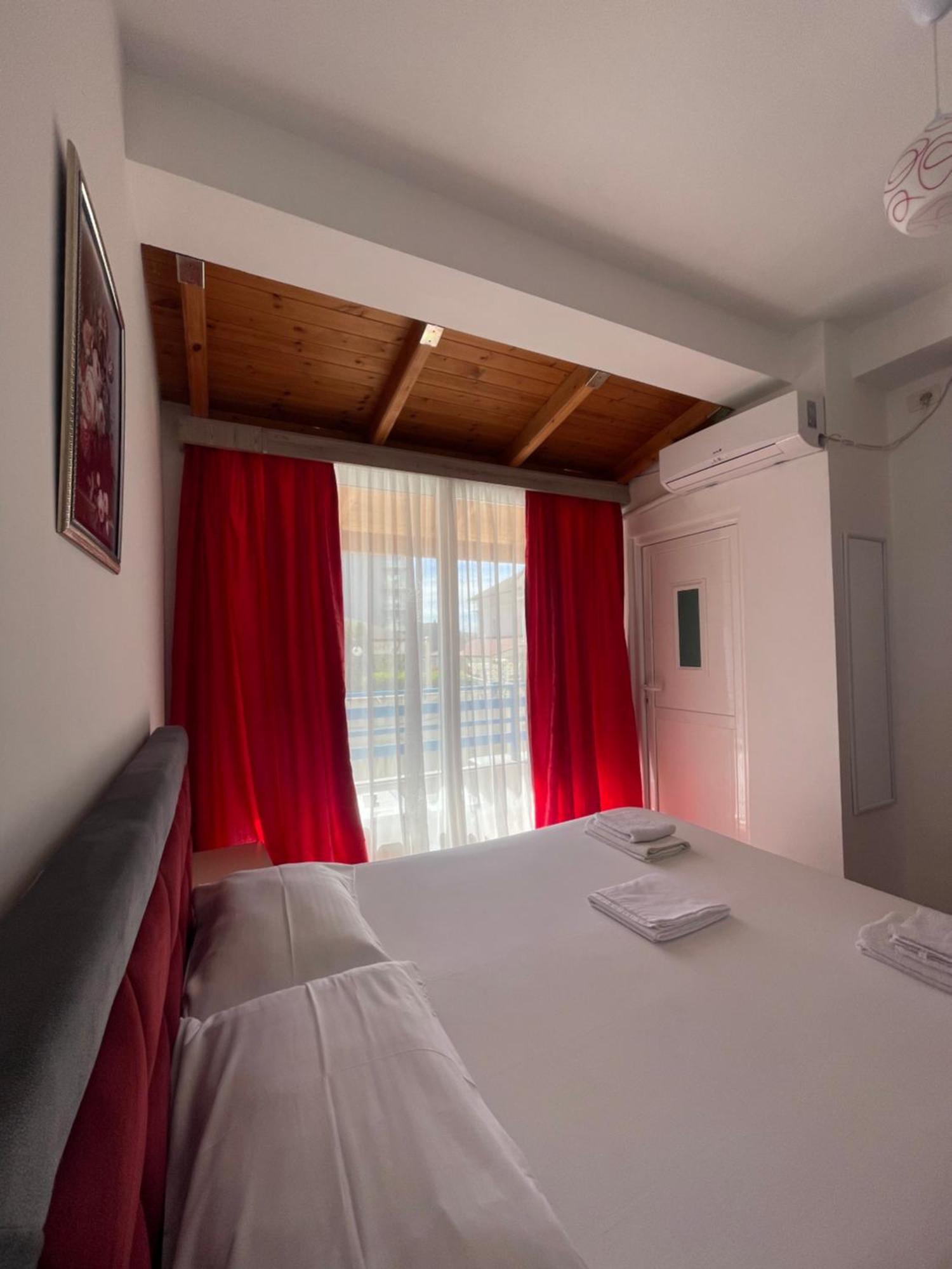Apartments Monika Sarande Bagian luar foto