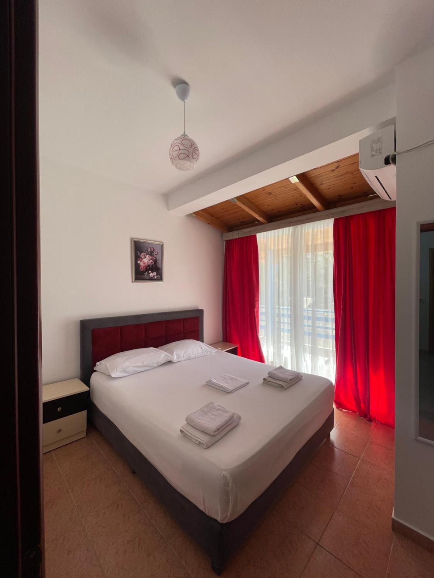 Apartments Monika Sarande Bagian luar foto
